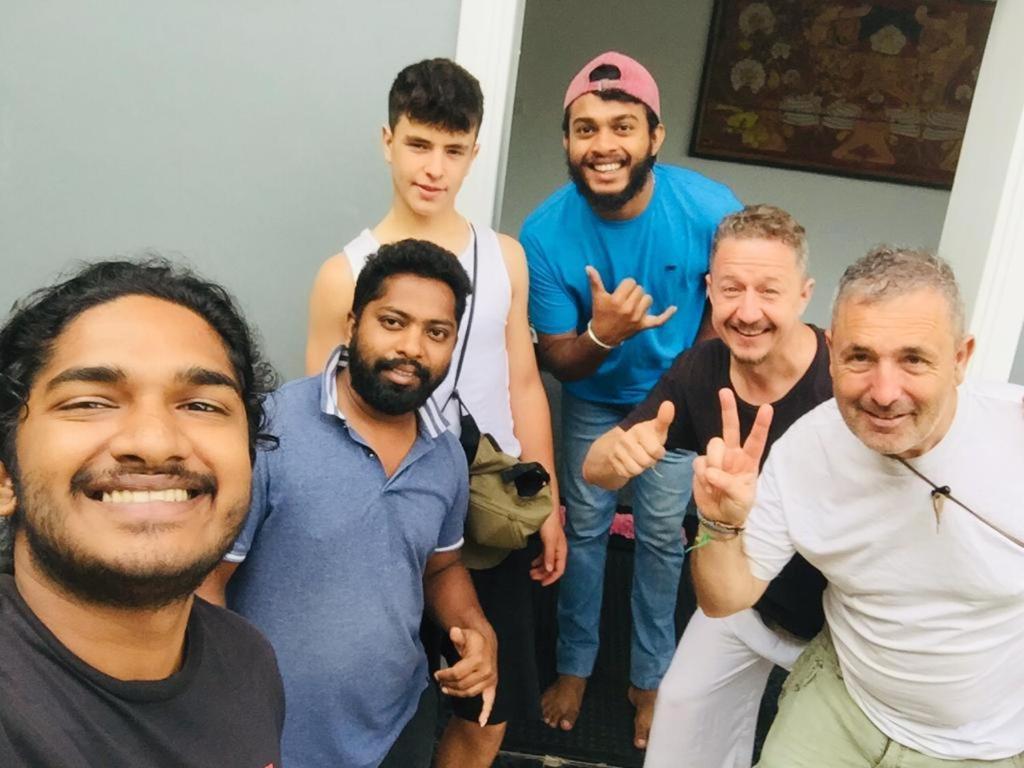 The Lake Round Guest House Kandy Exterior foto
